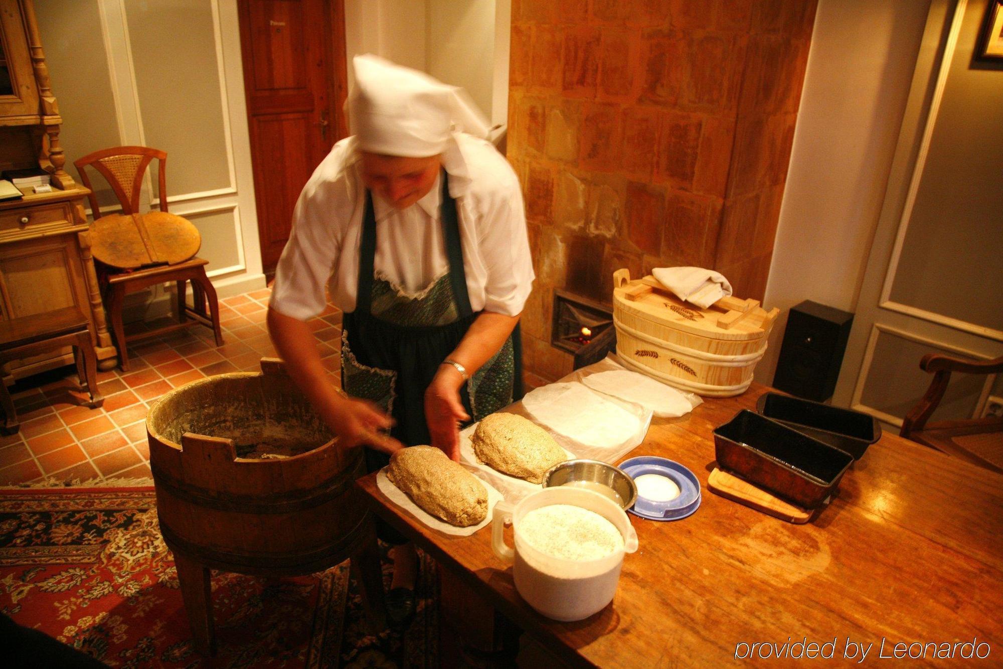 Paedaste Manor Restoran fotoğraf